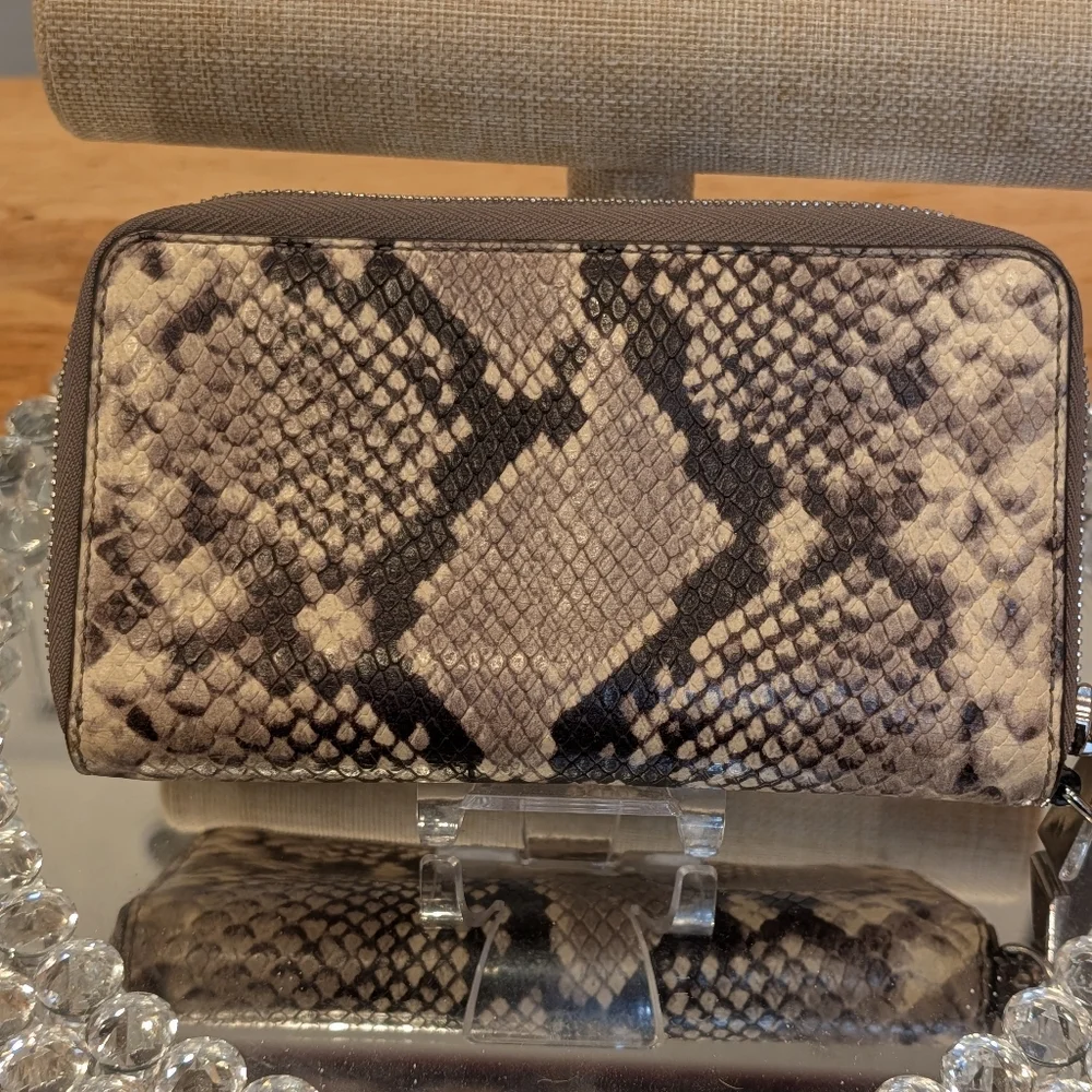 MICHAEL KORS Jet Set Python Snakeskin Leather Wallet EUC